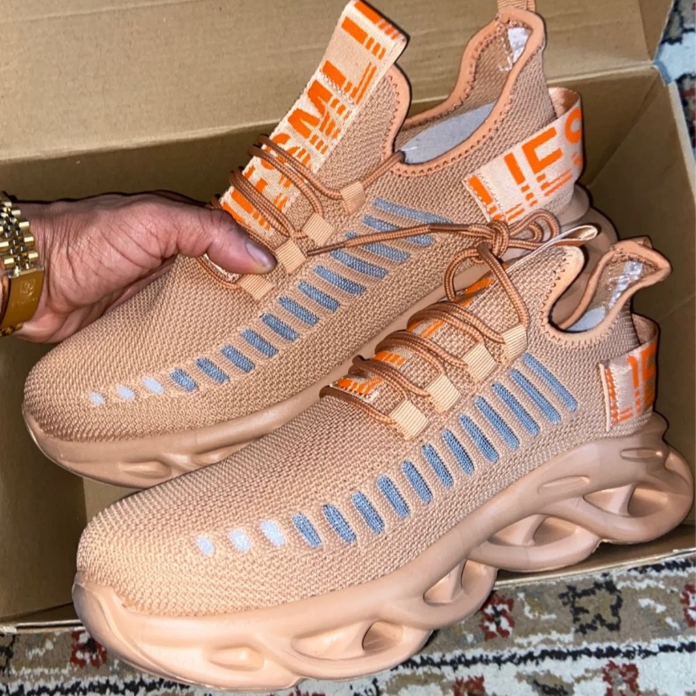 Men’s & women sneakers